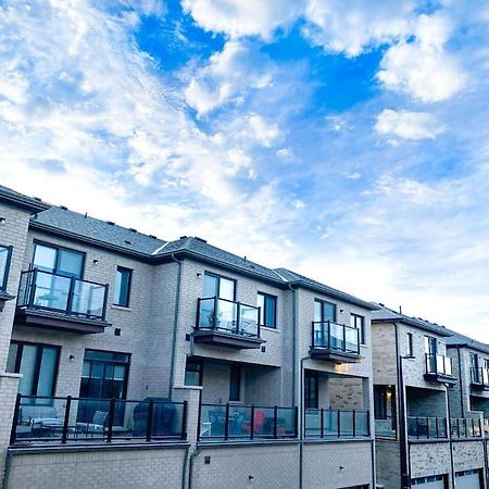 Elegant Rooms In Shared Townhouse Next To Beach Whitby Exterior foto