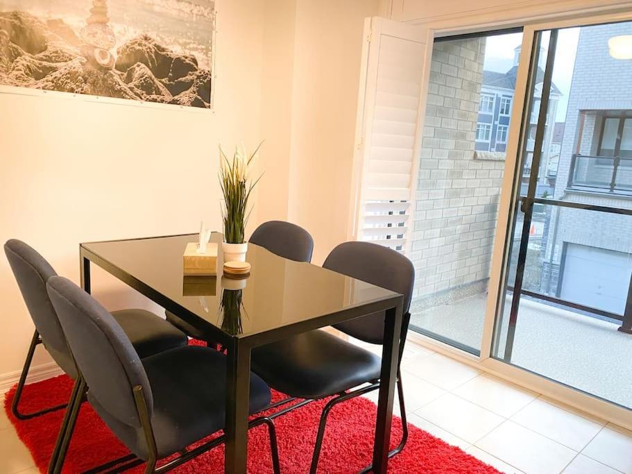 Elegant Rooms In Shared Townhouse Next To Beach Whitby Exterior foto