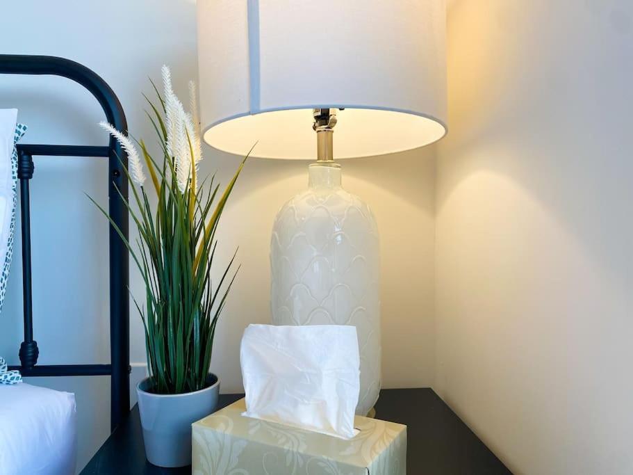 Elegant Rooms In Shared Townhouse Next To Beach Whitby Exterior foto
