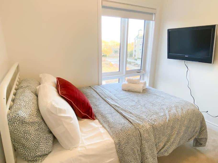 Elegant Rooms In Shared Townhouse Next To Beach Whitby Exterior foto