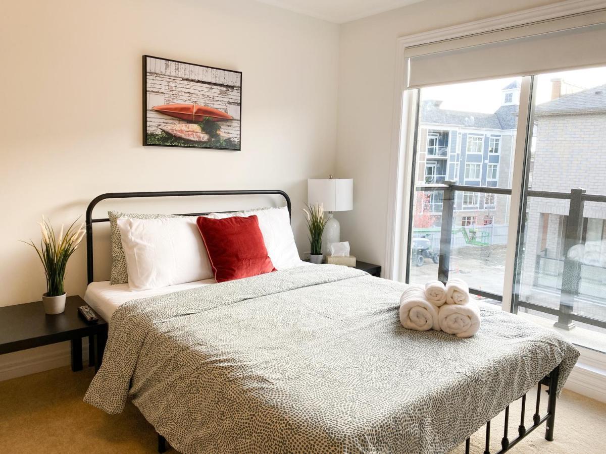 Elegant Rooms In Shared Townhouse Next To Beach Whitby Exterior foto