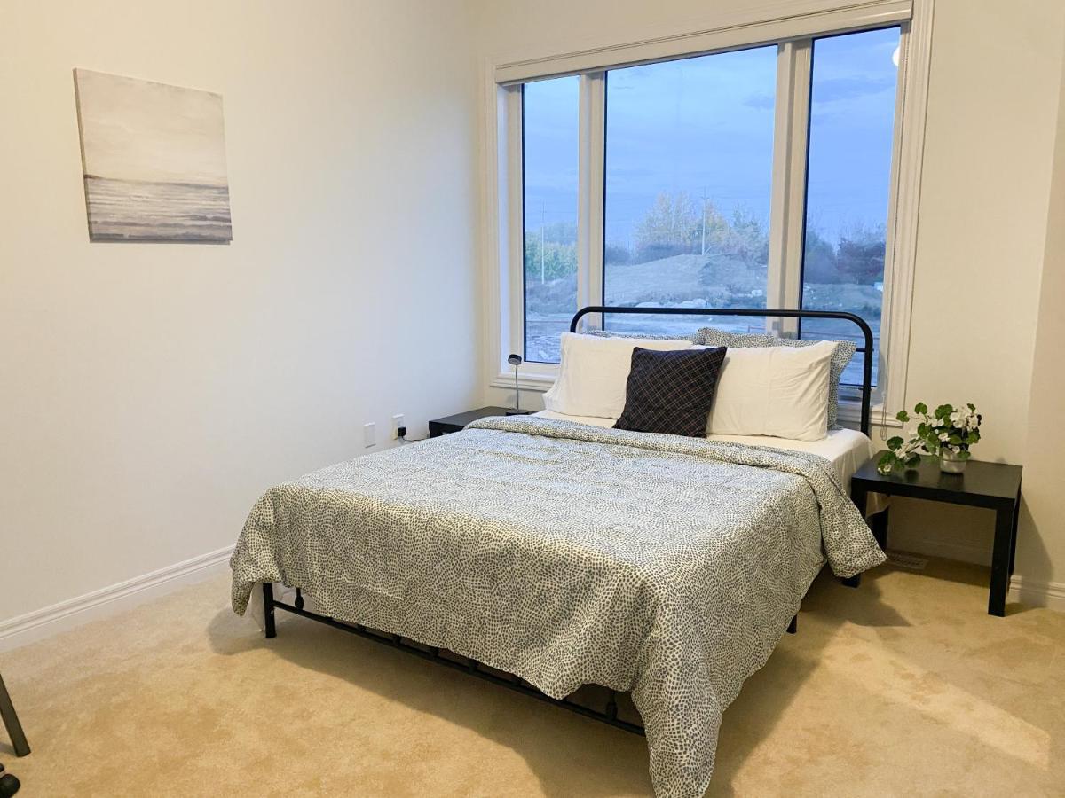 Elegant Rooms In Shared Townhouse Next To Beach Whitby Exterior foto